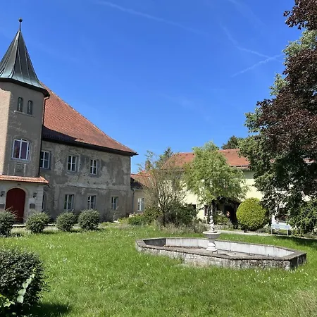 Konukevi Schloss1611 3*